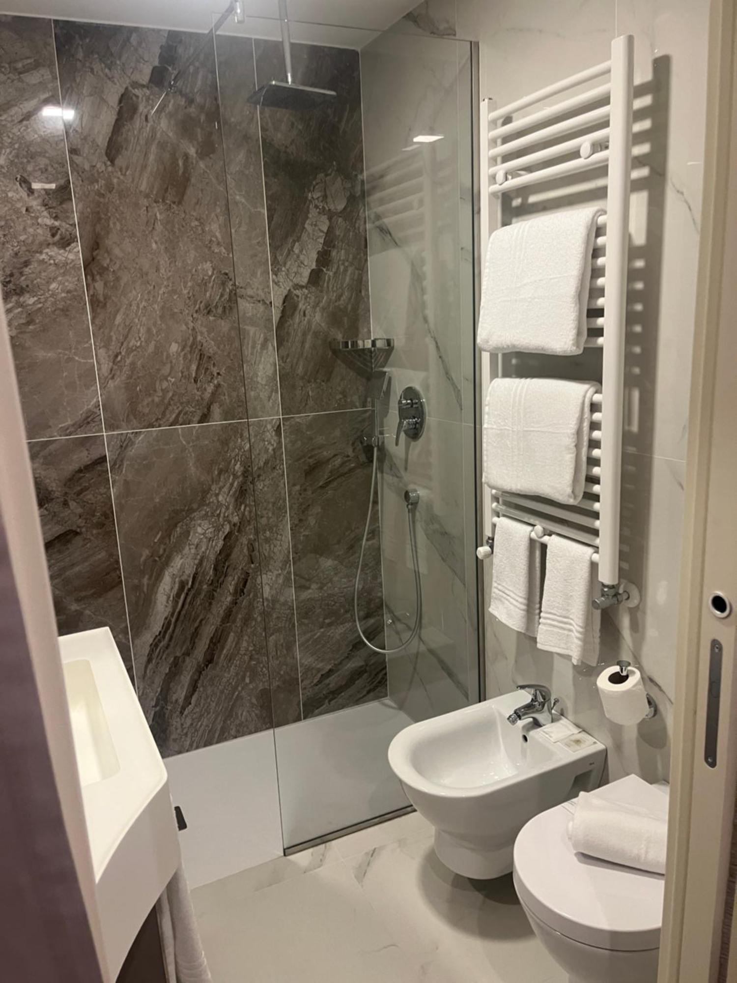 Jr Hotels Bocconi Milano Екстер'єр фото