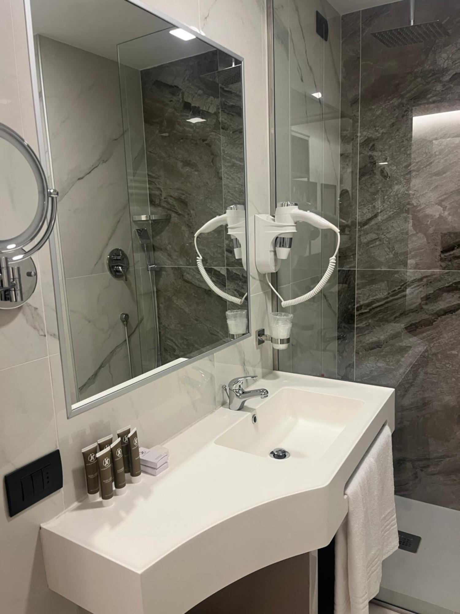 Jr Hotels Bocconi Milano Екстер'єр фото