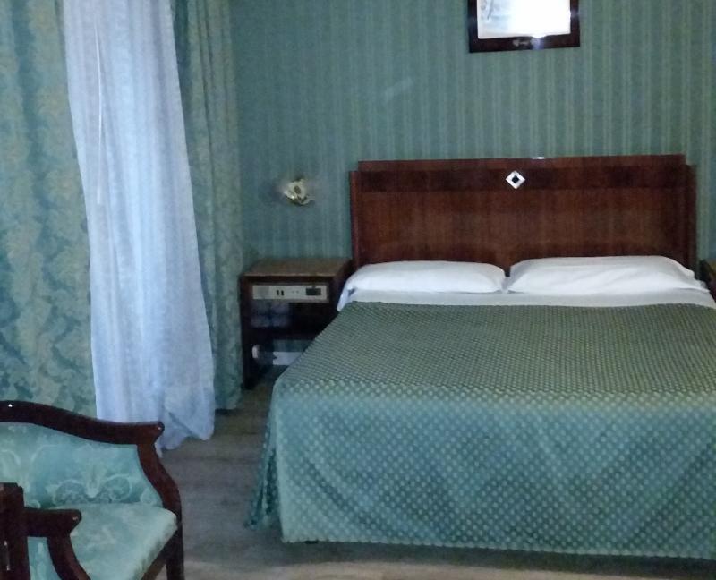 Jr Hotels Bocconi Milano Екстер'єр фото