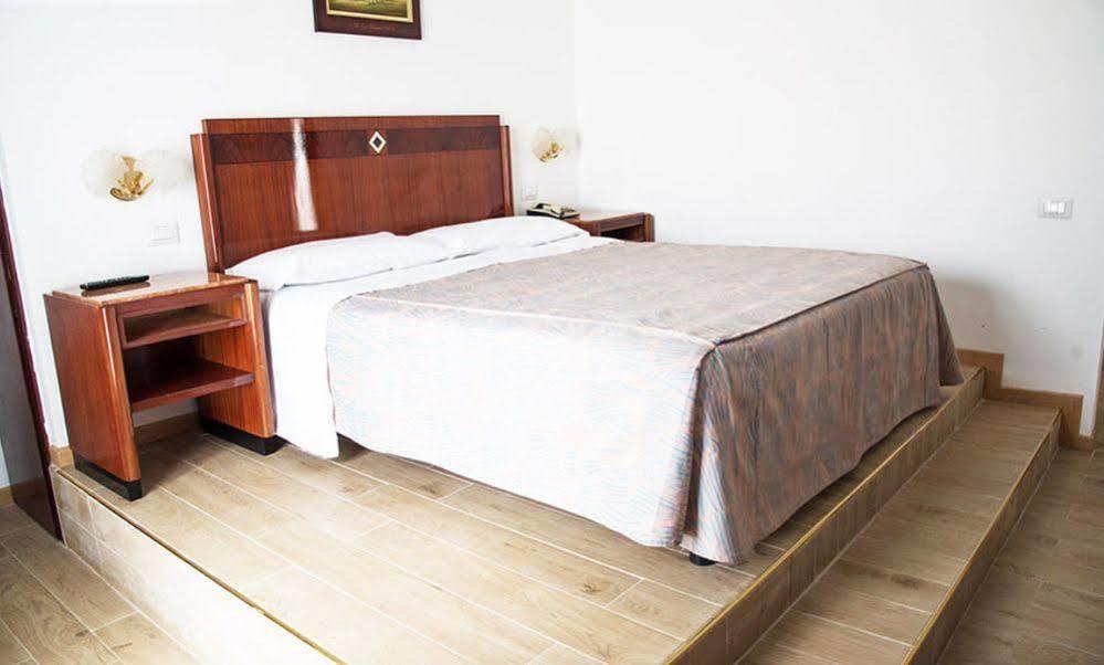 Jr Hotels Bocconi Milano Екстер'єр фото