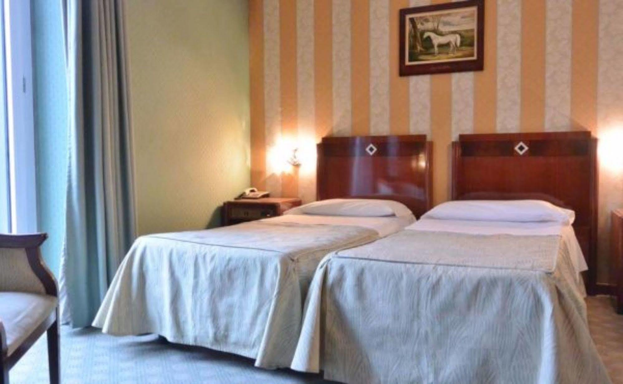 Jr Hotels Bocconi Milano Екстер'єр фото